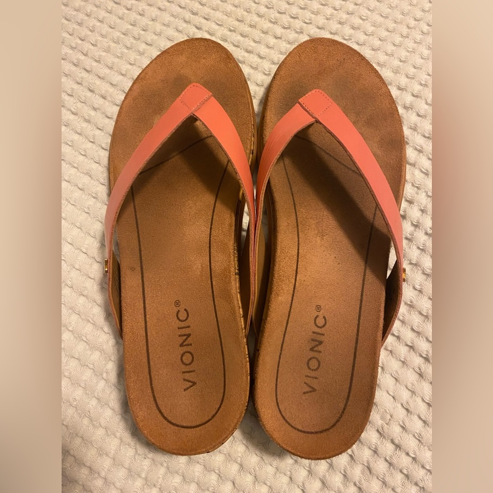 Vionic Size 8.5 Euc - image 1